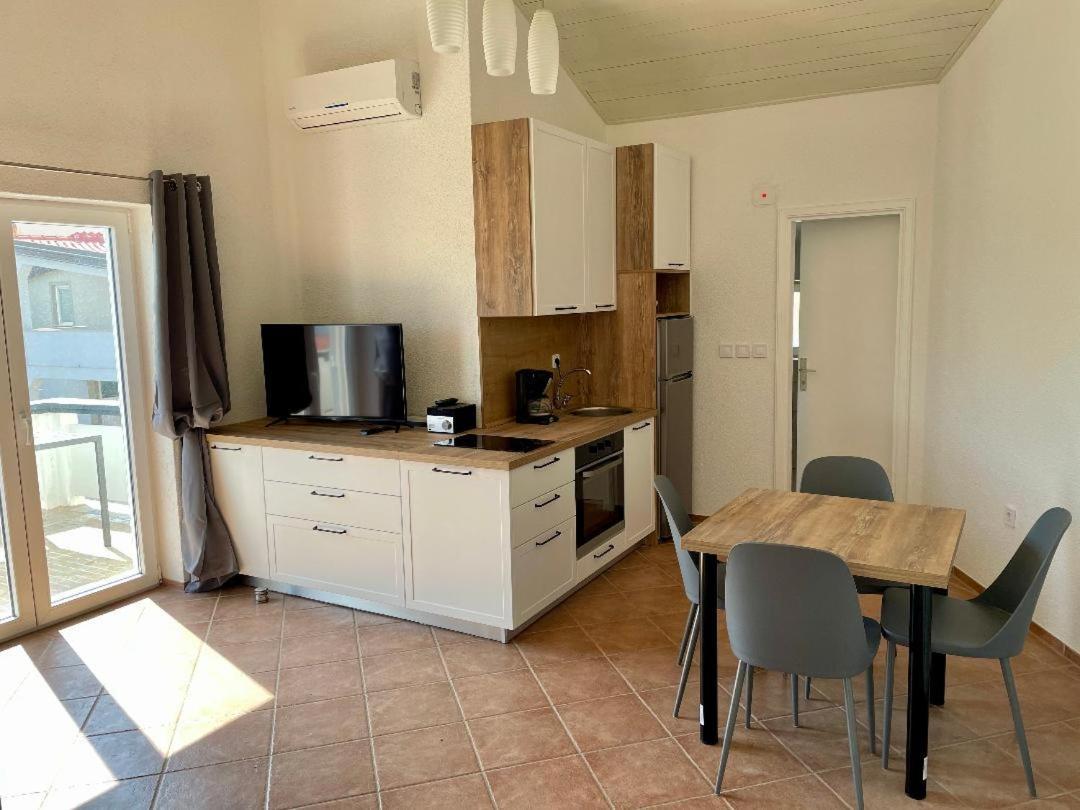 Apartment Josip Vir Luaran gambar