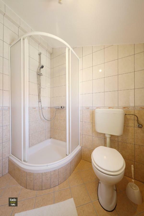 Apartment Josip Vir Luaran gambar